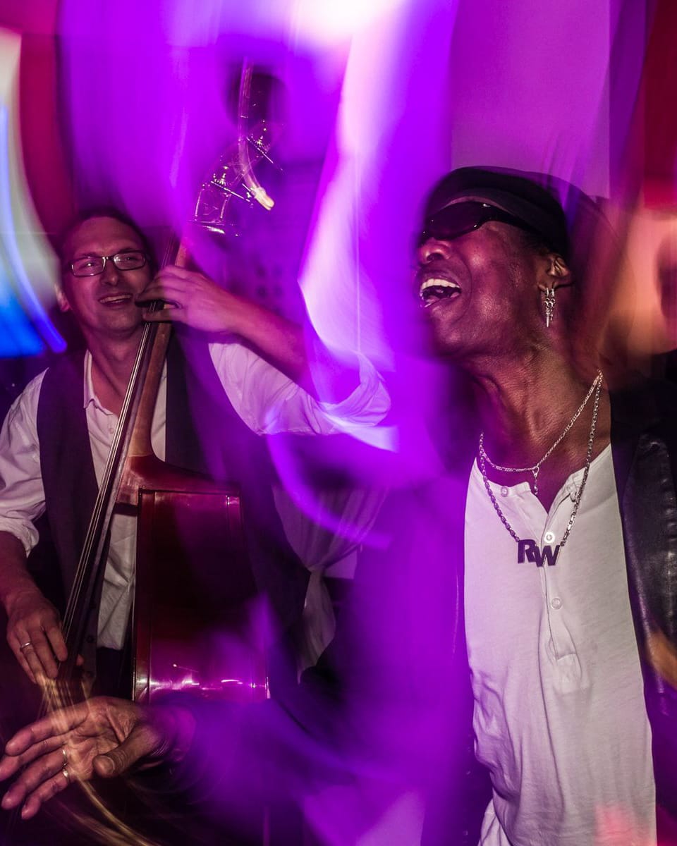 Live Band für Firmenfeier Sektempfang buchen